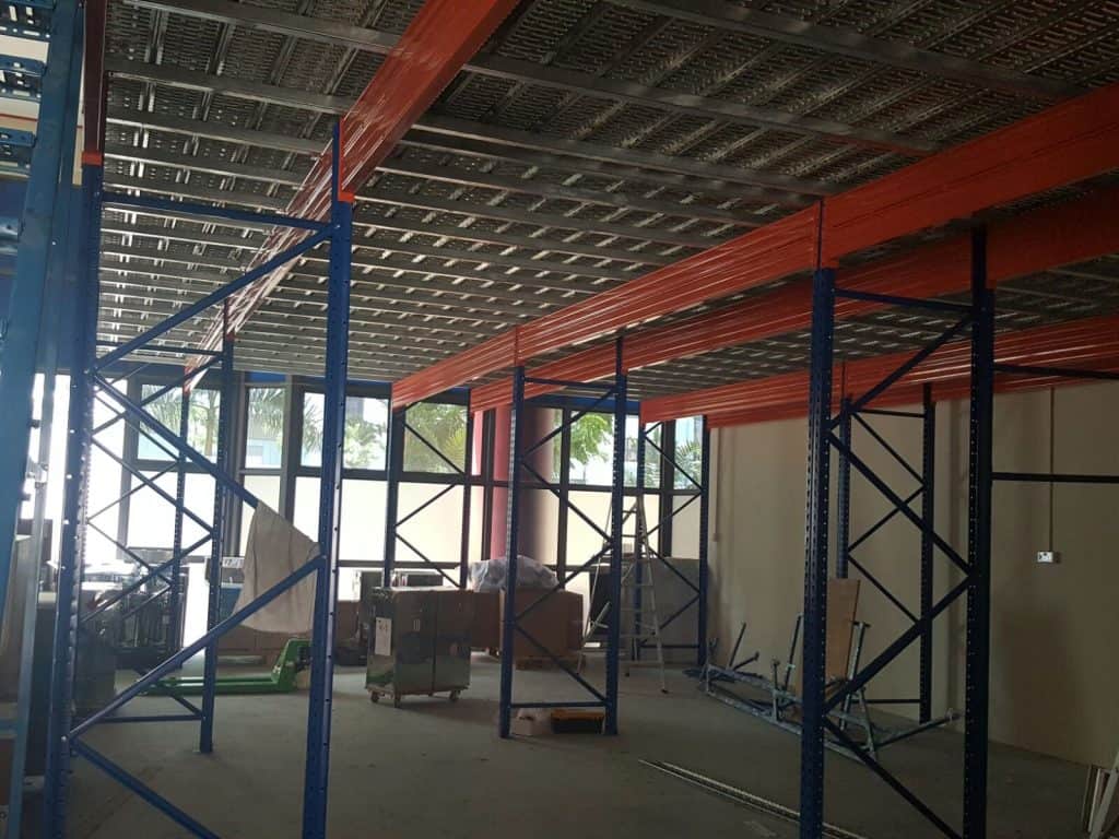 HEAVY DUTY SUPPORTED MEZZANINE